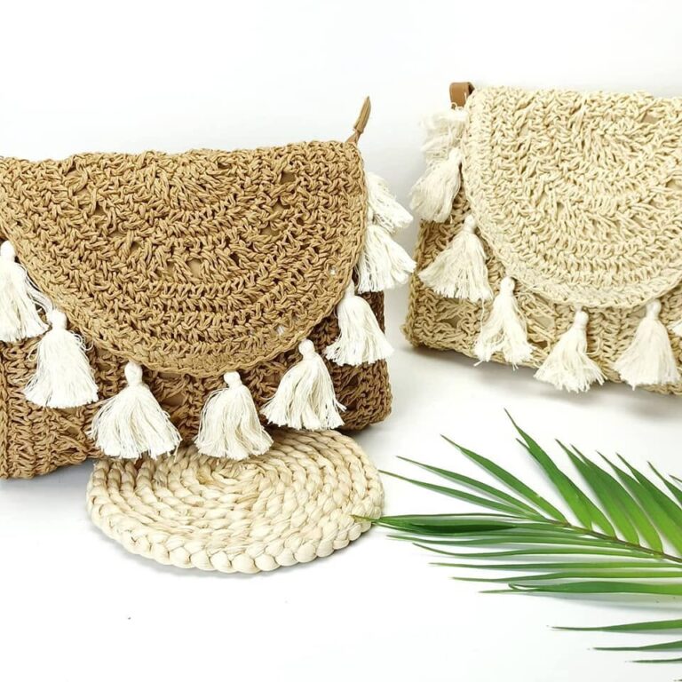 bolso_trenzado_borlas.