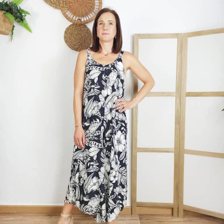 vestido_azul_estampado_flores_blancas