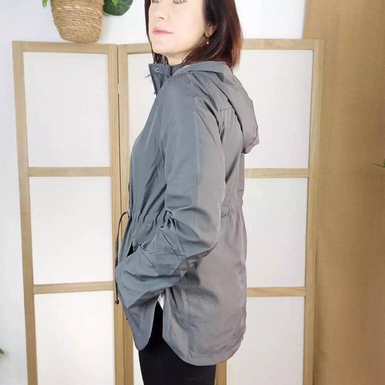 chaqueta_gris_lado