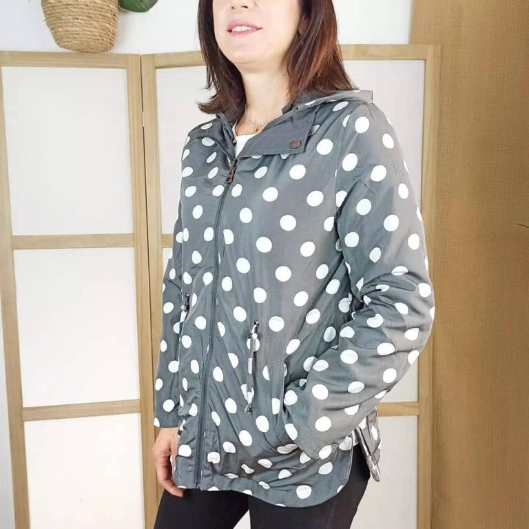 chaqueta_lunares